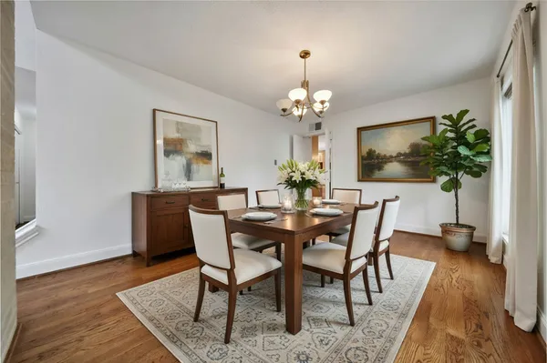 $495,000 | 1362 Bullock Lane, Houston, TX 77055