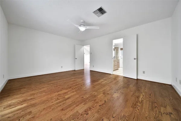 $495,000 | 1362 Bullock Lane, Houston, TX 77055