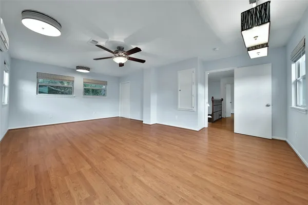 $495,000 | 1362 Bullock Lane, Houston, TX 77055