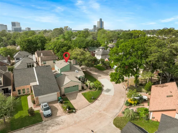$495,000 | 1362 Bullock Lane, Houston, TX 77055