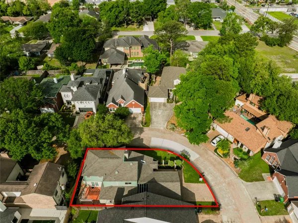 $495,000 | 1362 Bullock Lane, Houston, TX 77055