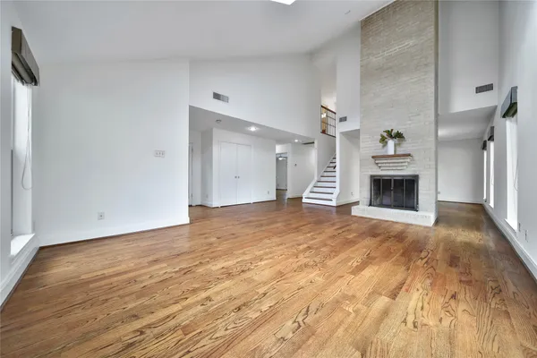 $495,000 | 1362 Bullock Lane, Houston, TX 77055