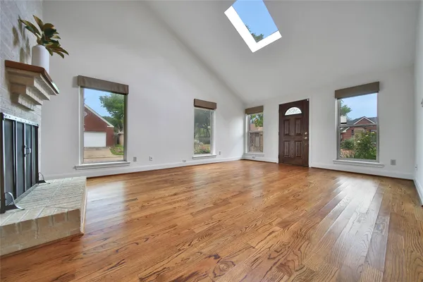 $495,000 | 1362 Bullock Lane, Houston, TX 77055