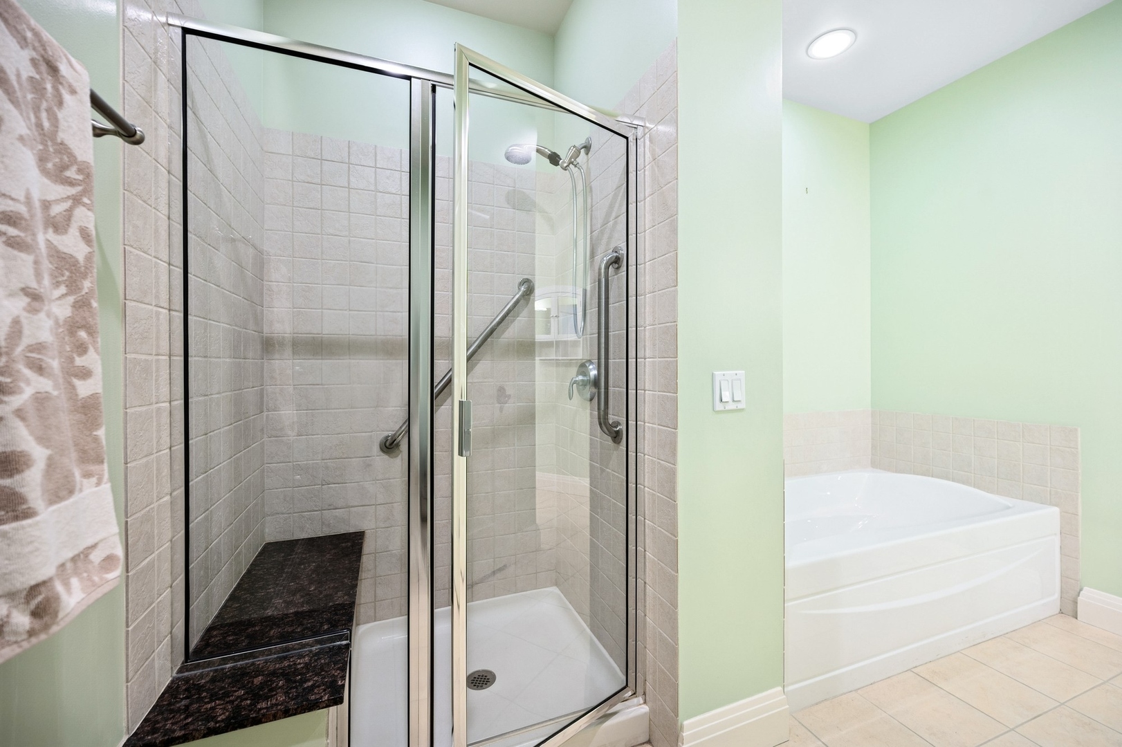 1041 Ridge Road, Unit 315 Wilmette, IL 60091 - Photo 13 of 20 Gallery Image 13