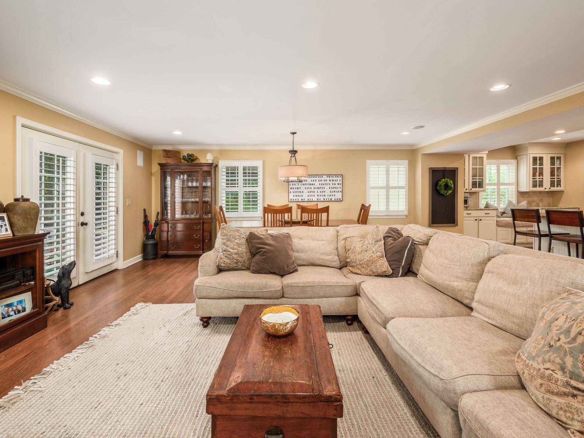 1544 Guilford Road Columbus, OH 43221 - Photo 27 of 76 Family Room