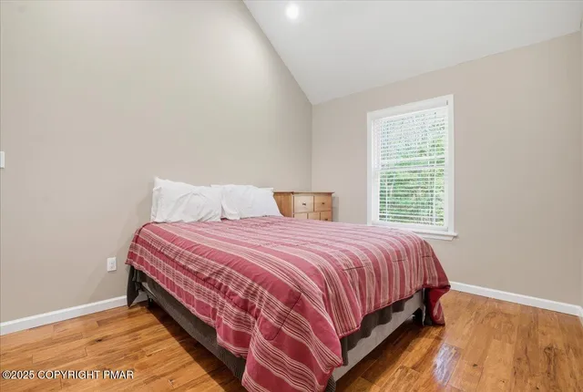 a black and white photo of a room