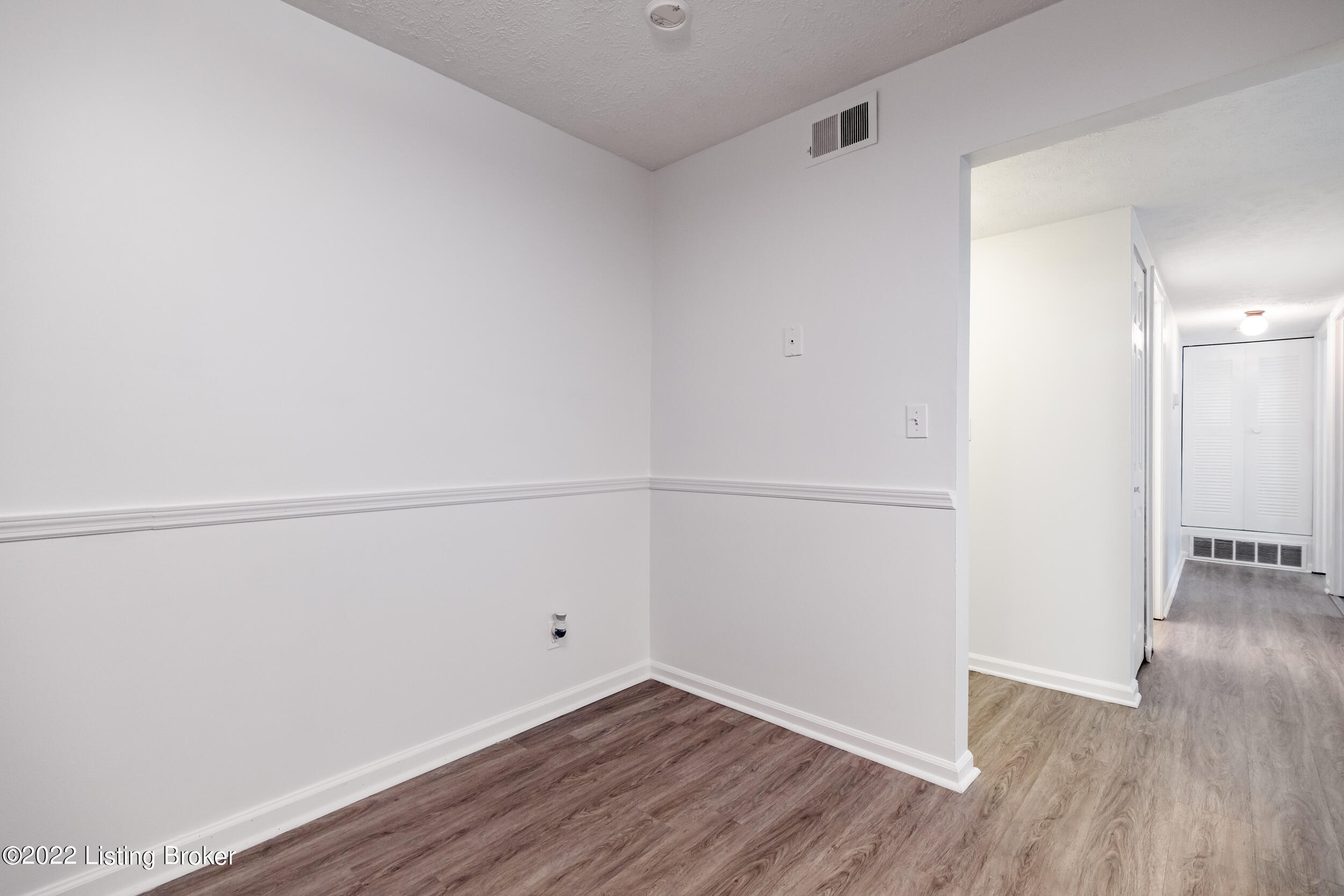 2300 Dundee Road, Unit 1 Louisville, KY 40205 - Photo 12 of 28 2300 Dundee Rd 01-09