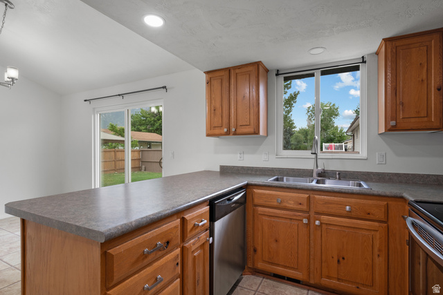 812 Stormy Creek Road Sandy, UT 84094 - Photo 12 of 26