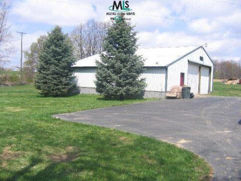 12234 Fisher Road Yale, MI 48097 - Photo 4 of 7 352299-3.JPG