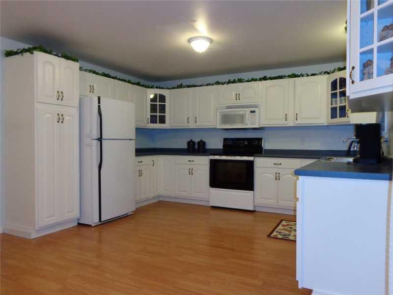92 Berry Road Monmouth, ME 04259 - Photo 5 of 19 Kitchen.