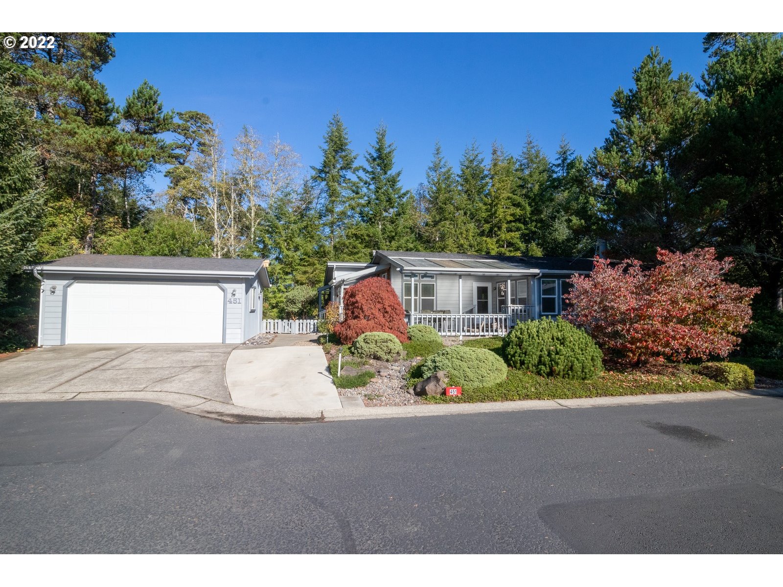 451 Sherwood Loop Florence, OR 97439 - Photo 1 of 32 Gallery Image 1