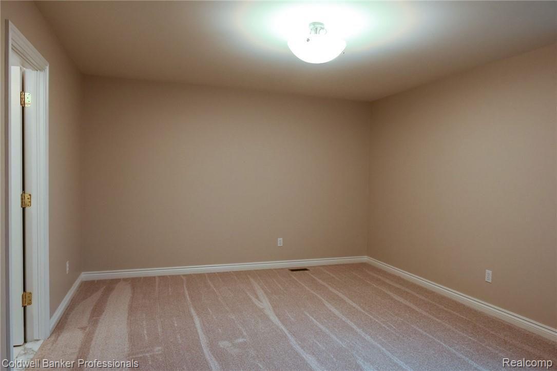 5604 Kirkridge Trail Rochester, MI 48306 - Photo 47 of 70 5064-Kirkridge-Trail-46.jpg
