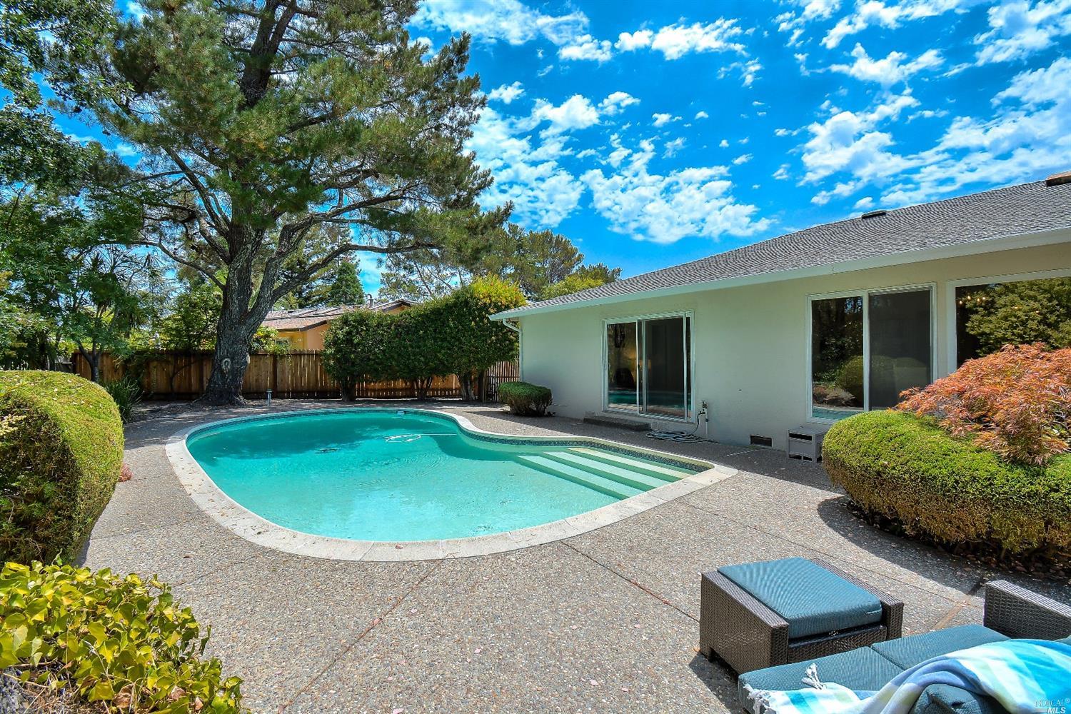43 Fowler Court San Rafael, CA 94903 - Photo 1 of 1 Gallery Image 1