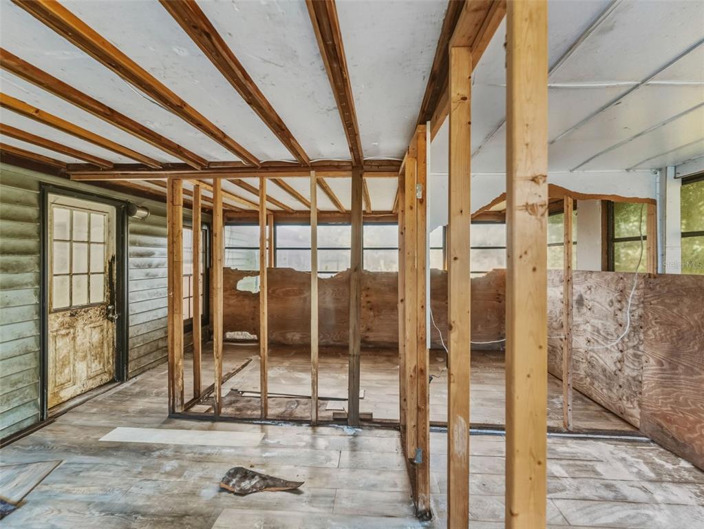 7275 Knowles Road Polk City, FL 33868 - Photo 21 of 39 a view of entryway