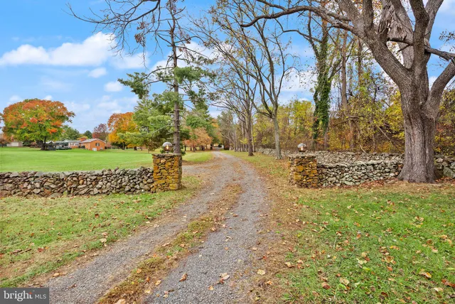 $1,400,000 | 7099 Glen Curtiss Lane, Warrenton, VA 20187