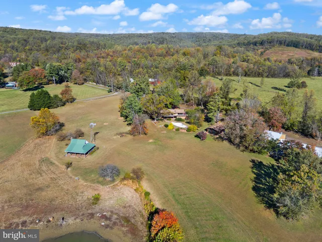 $1,400,000 | 7099 Glen Curtiss Lane, Warrenton, VA 20187