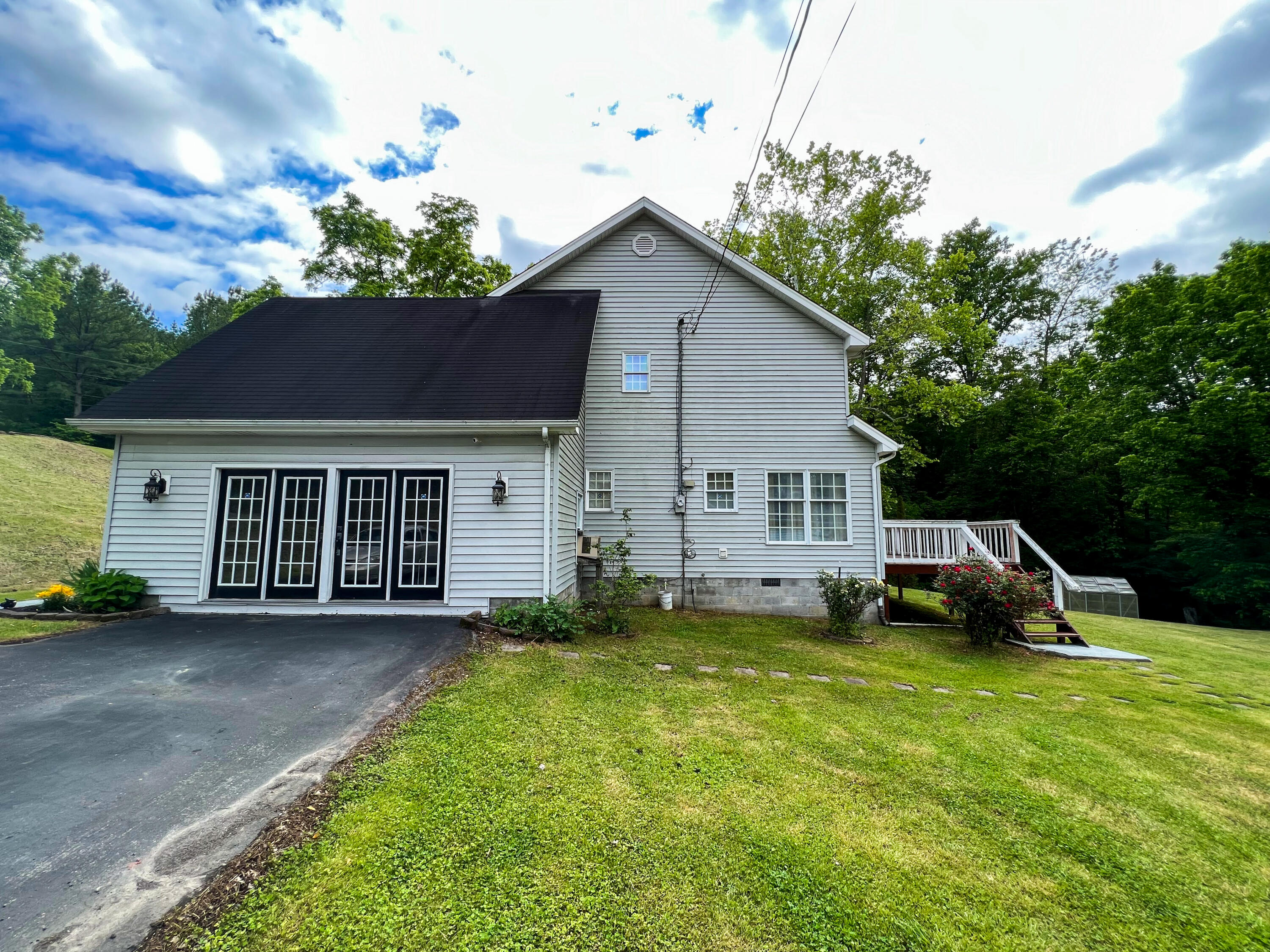 304 Fox Hollow Road Manchester, KY 40962 - Photo 8 of 68 IMG_7529