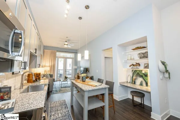$2,914 | 212 East Broad Street, Unit COTTON, Greenville, SC 29601