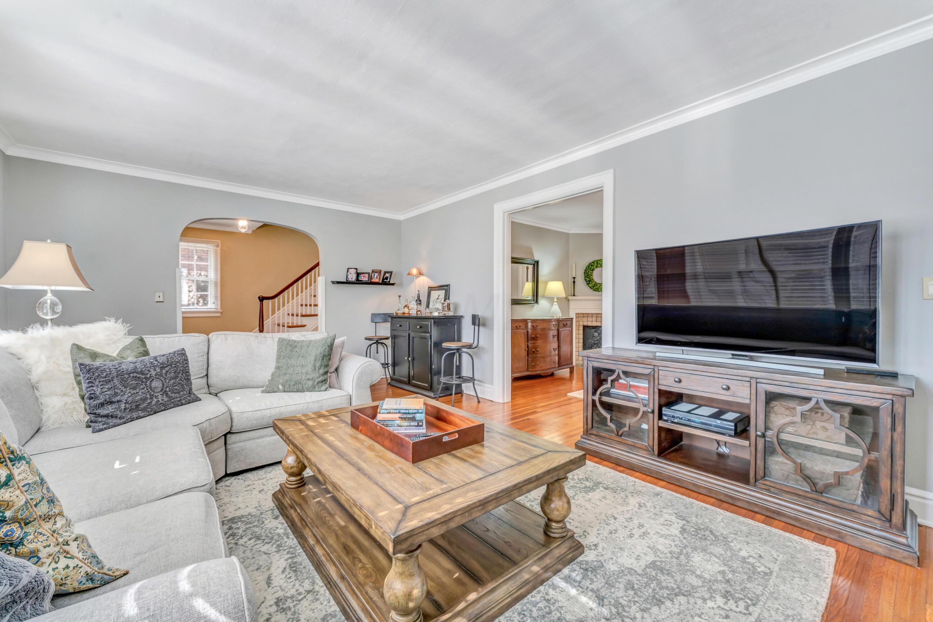 2434 Bryden Road Bexley, OH 43209 - Photo 5 of 50 DSC00058-2