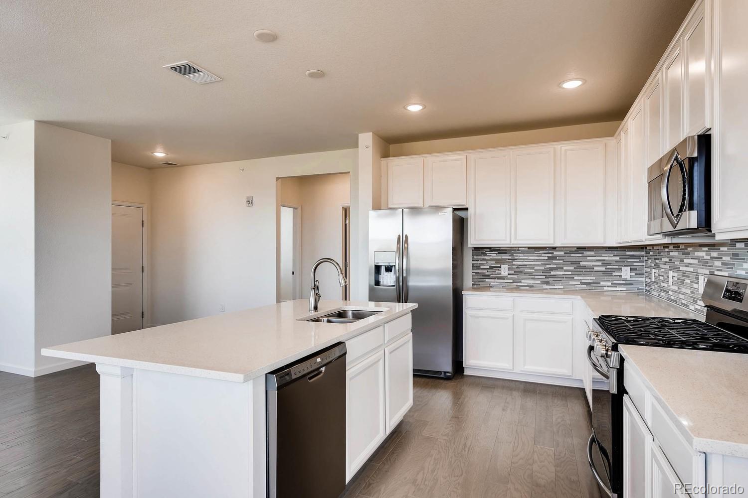 4569 Copeland Lane, Unit 101 Highlands Ranch, CO 80126 - Photo 6 of 15