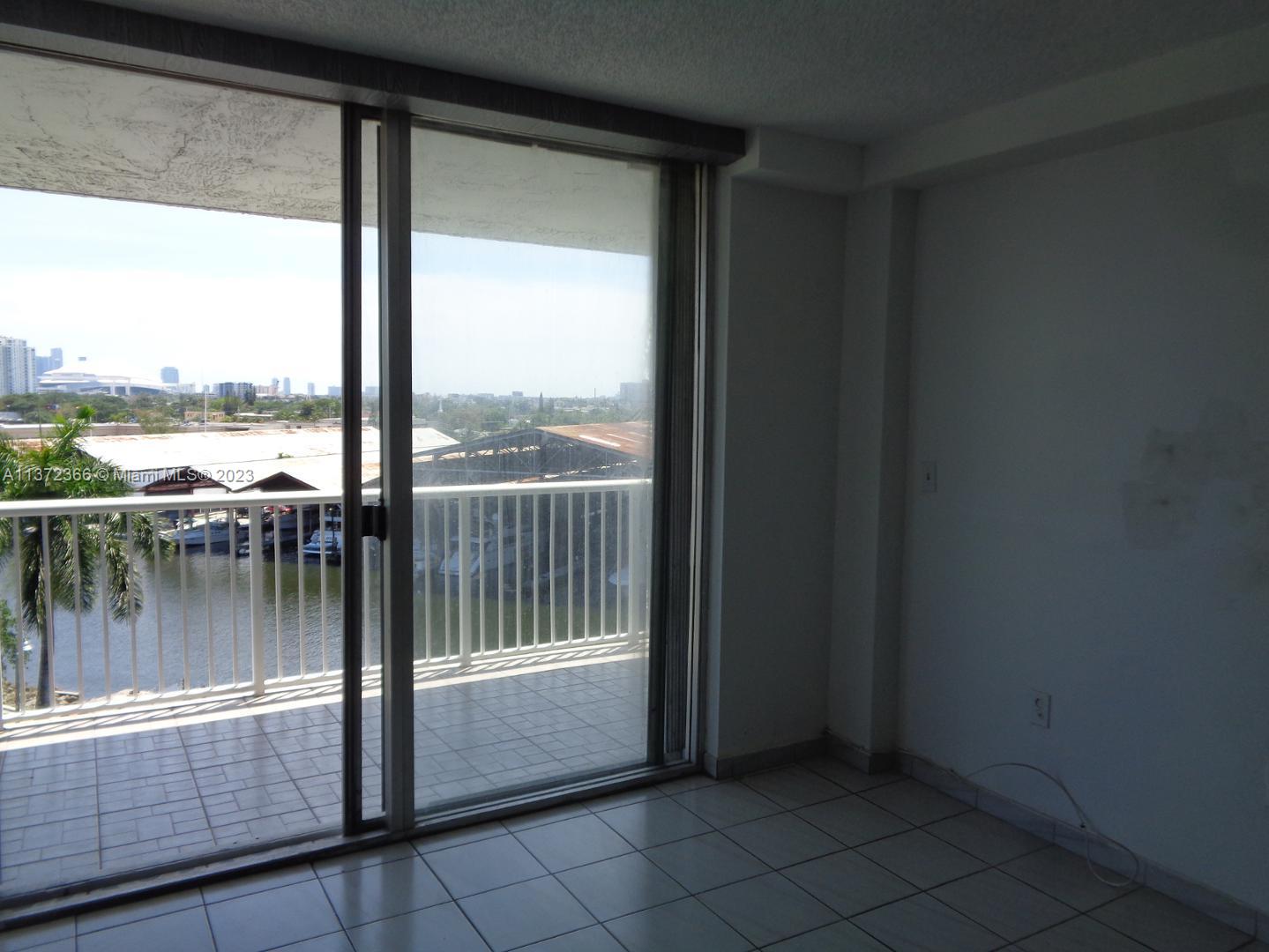 Allapattah Miami, FL 33142 - Photo 28 of 46 a view of a balcony with lake view