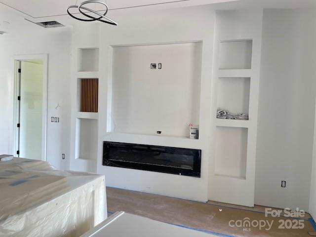 6855 Union Road Gastonia, NC 28056 - Photo 5 of 16 a bathroom with a bathtub and a shower