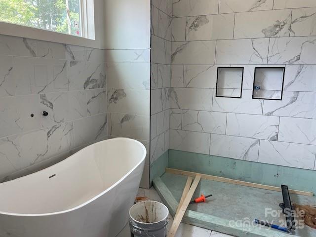 6855 Union Road Gastonia, NC 28056 - Photo 8 of 16 a bathroom with a sink a toilet and bathtub