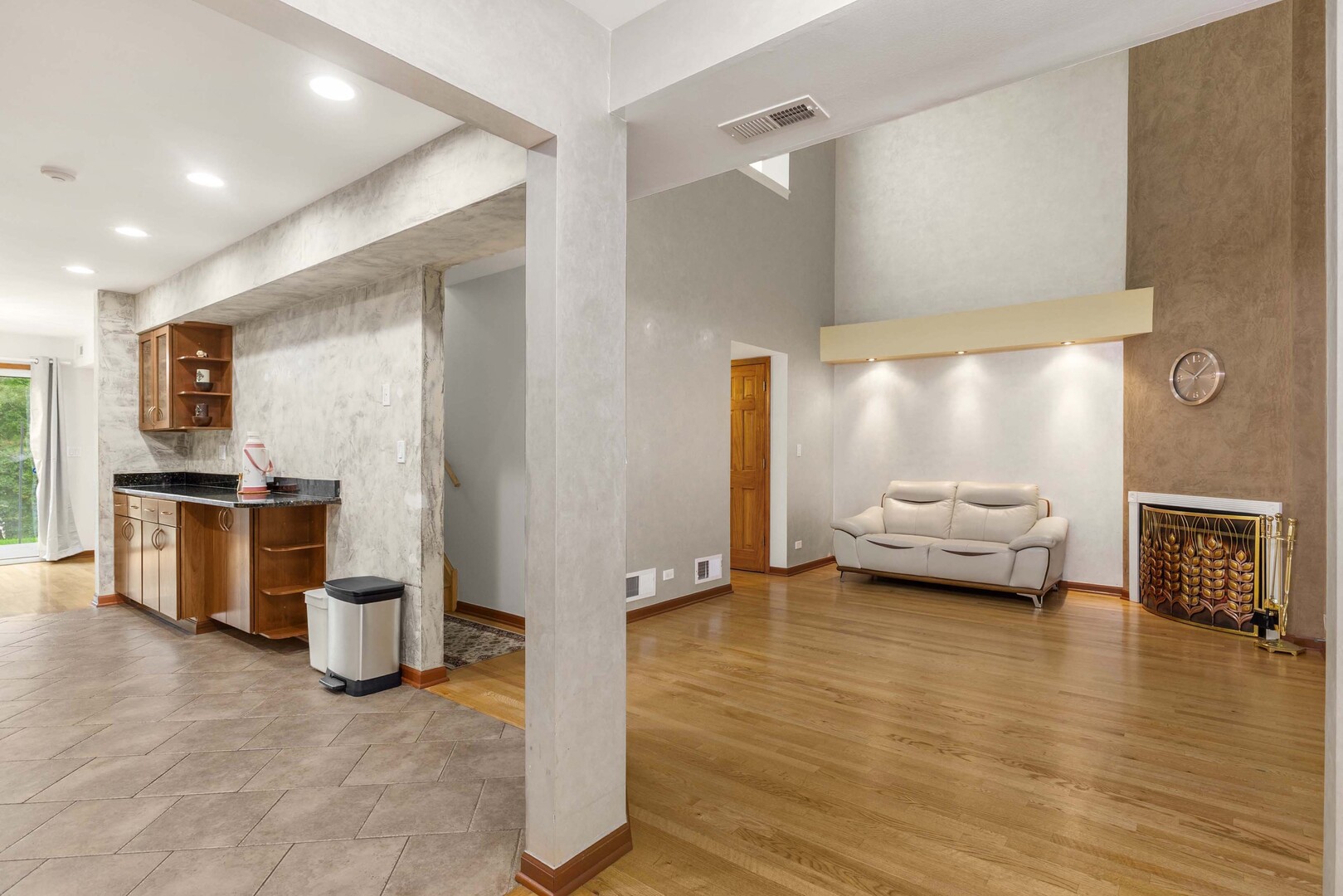 8316 High Point Circle, Unit F Darien, IL 60561 - Photo 8 of 29