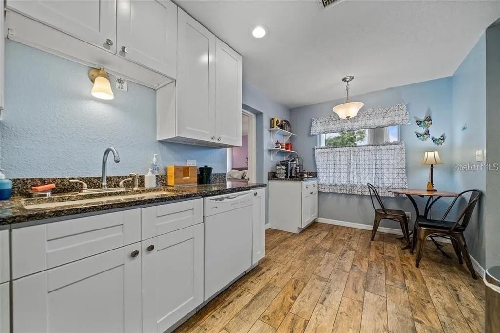 10426 Valencia Road Seminole, FL 33772 - Photo 8 of 22 Gallery Image 8