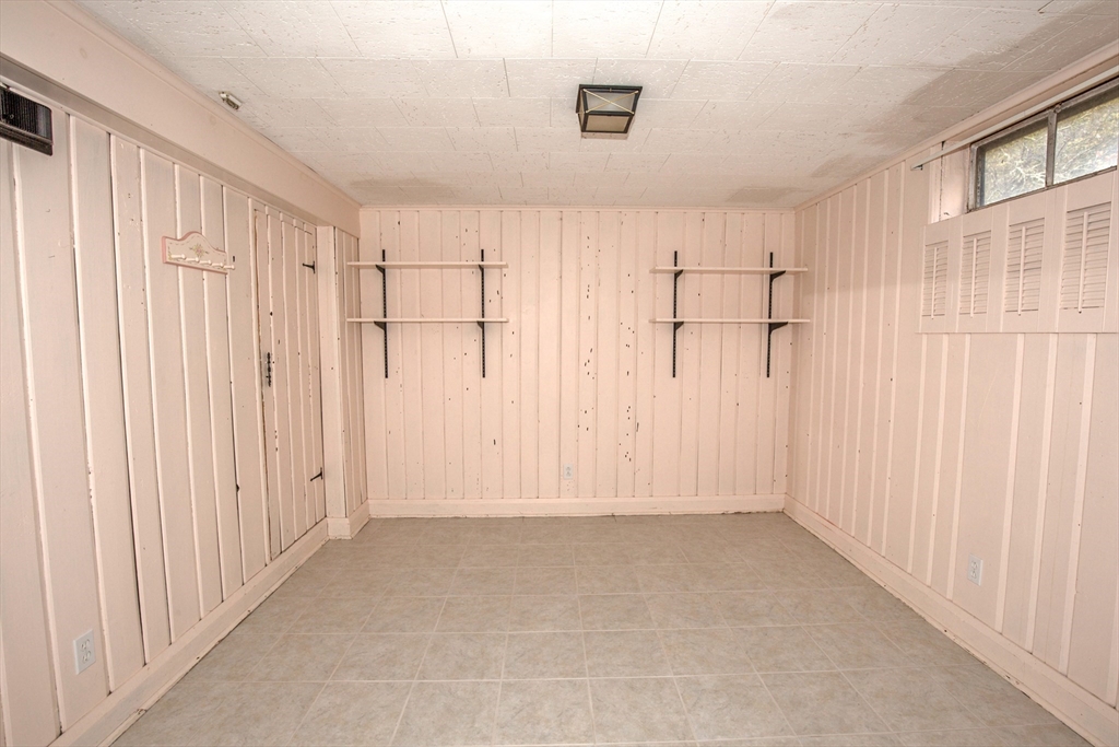 104 D Four Bridges Road Somers, CT 06071 - Photo 31 of 40 a view of a closet area with an empty room