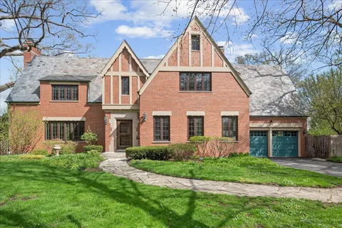 $2,200,000 | 599 Woodlawn Avenue, Glencoe, IL 60022
