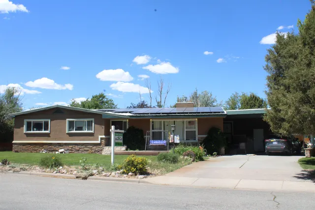 $340,000 | 116 West 3rd Street, Mountain View, WY 82939