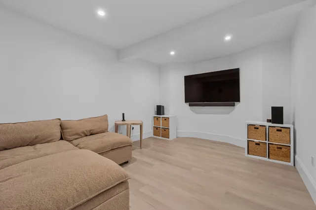 $2,700,000 | 239 Oxford Drive, Cotuit, MA 02635