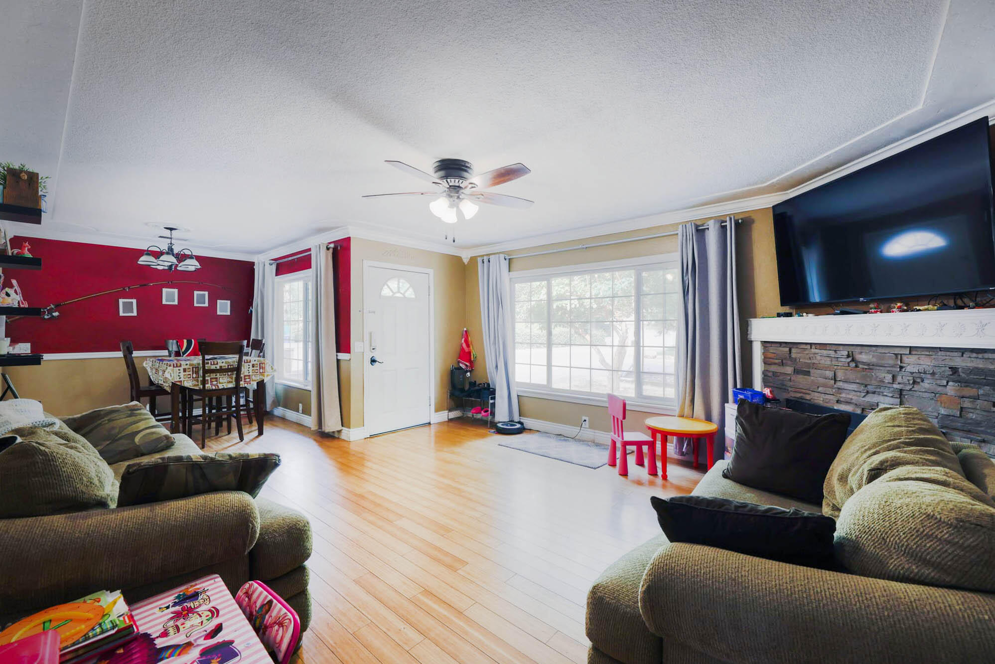 5480 Willow Road Redding, CA 96001 - Photo 3 of 18 FE5A4282-HDR