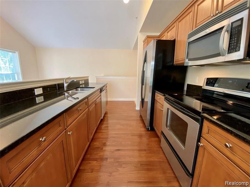 341 Village Way South Canton, MI 48188 - Photo 6 of 34