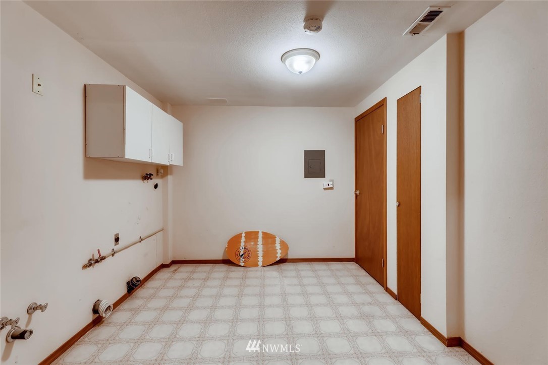1908 233rd Place Southeast Bothell, WA 98021 - Photo 21 of 24 a view of empty room with a window