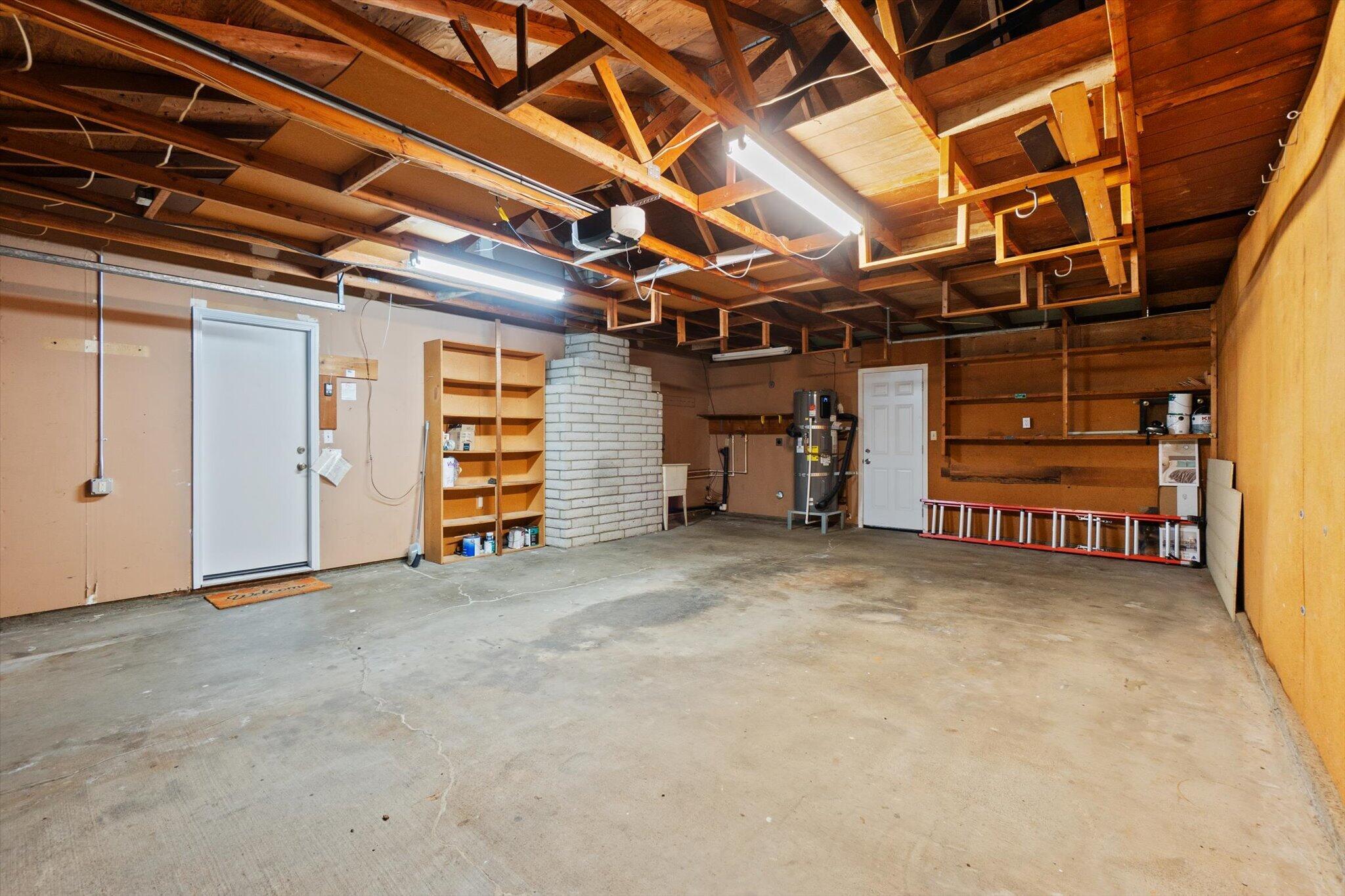 8003 Narrows Way Redding, CA 96001 - Photo 27 of 40 a view of room with walk in closet
