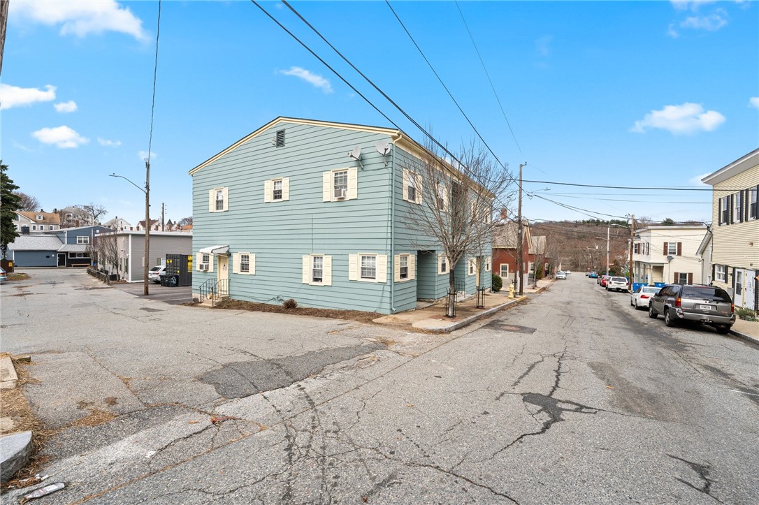 61 Spring Street Lincoln, RI 02838 - Photo 3 of 42