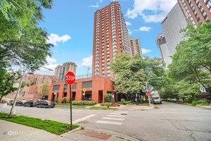 $1,750 | 899 South Plymouth Court, Unit 1910, Chicago, IL 60605