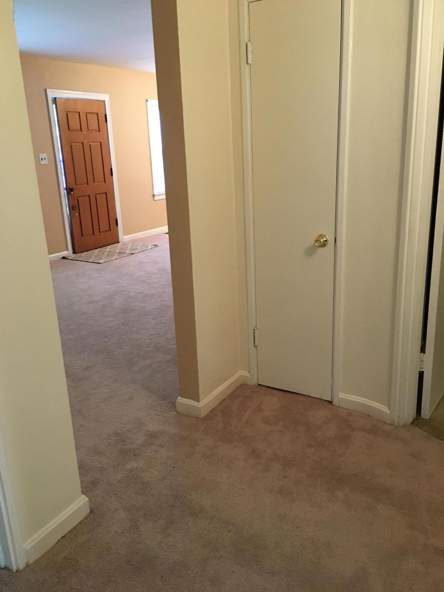 2638 Alanmede Road Louisville, KY 40205 - Photo 7 of 13 IMG_5804