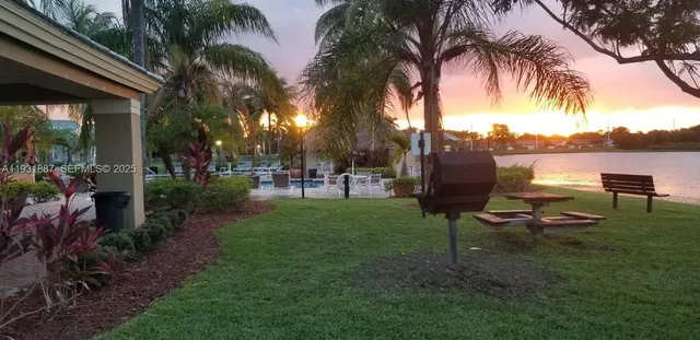 $2,295 | 11145 Southwest 6th Street, Unit 104, Pembroke Pines, FL 33025