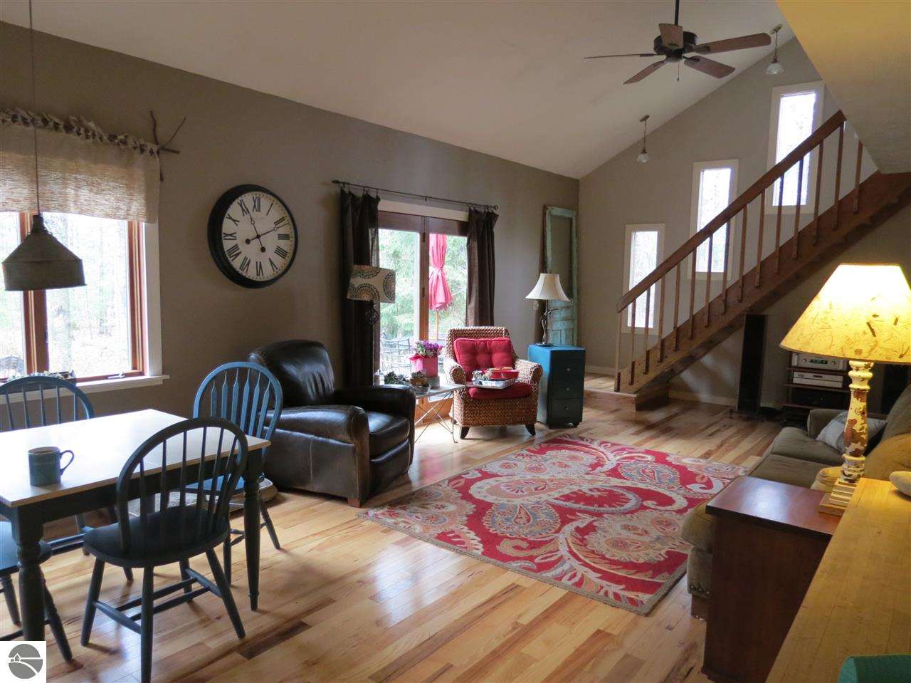 559 West Long Lake Road Traverse City, MI 49685 - Photo 3 of 23 1785157-2.JPG