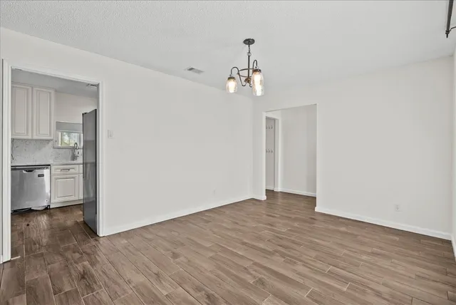 $2,400 | 3705 Misty Cove Court, Dickinson, TX 77539