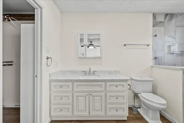 $2,400 | 3705 Misty Cove Court, Dickinson, TX 77539