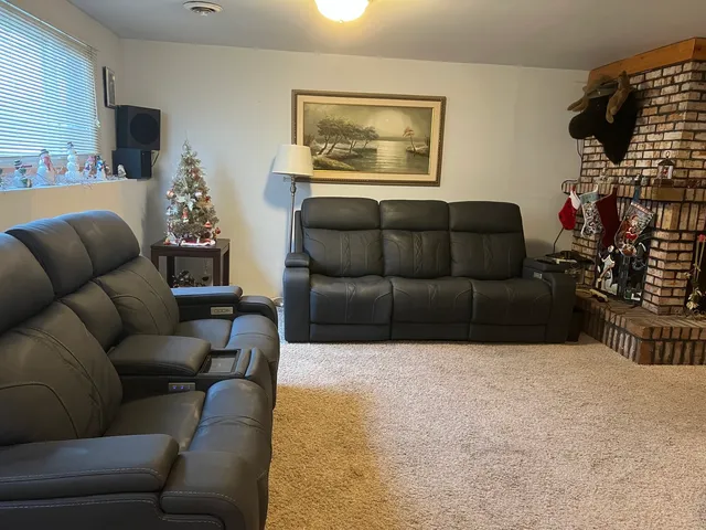 $389,000 | 620 Willow Street, Frankfort, IL 60423