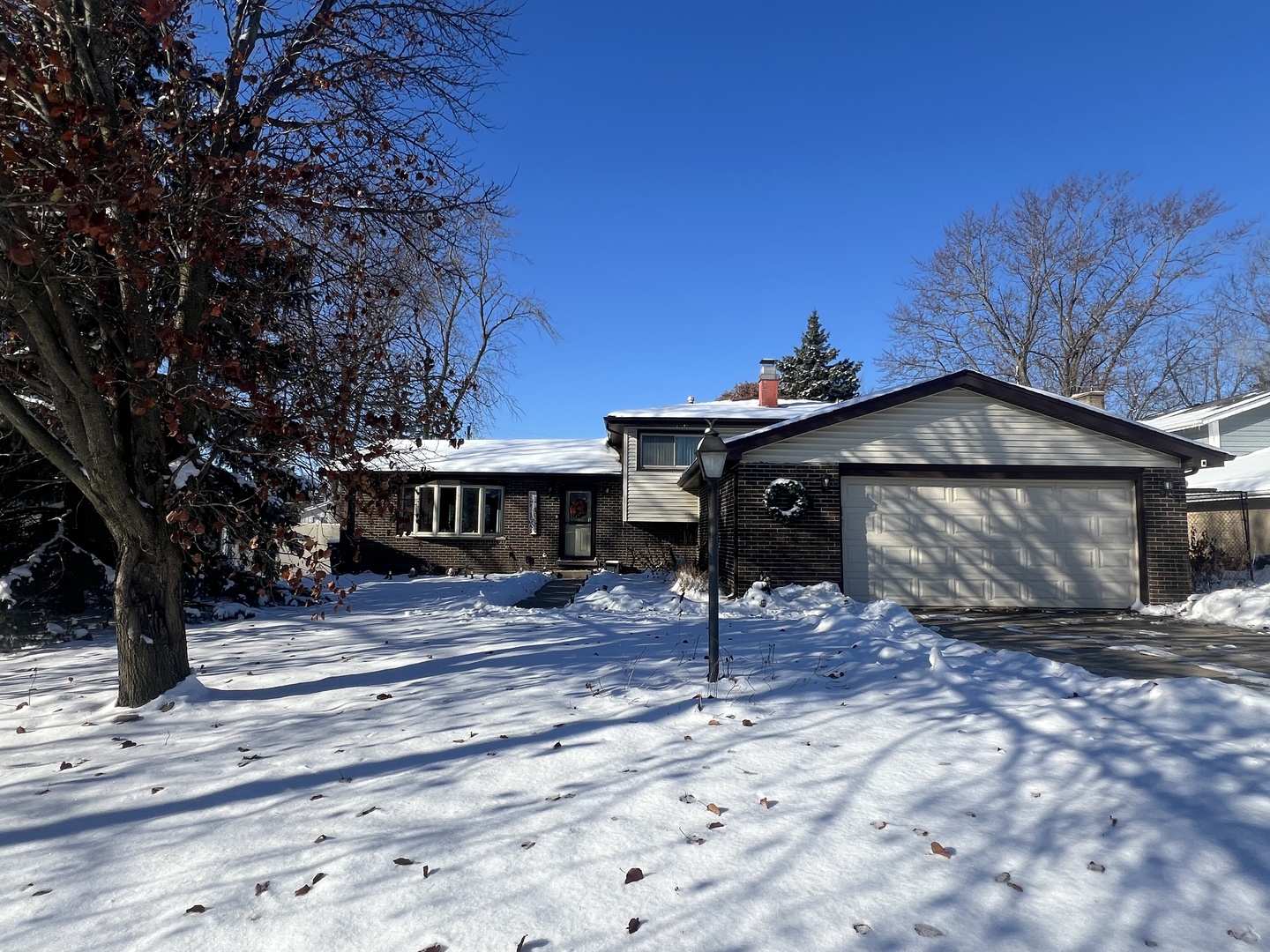 620 Willow Street Frankfort, IL 60423 - Photo 27 of 32 a view of a house with a yard