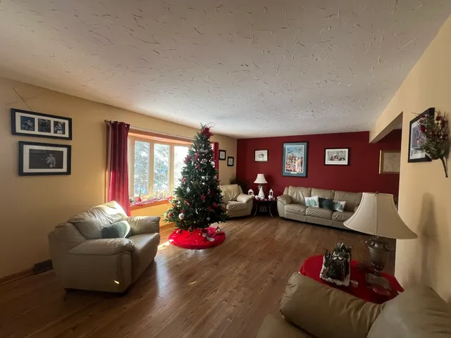 $389,000 | 620 Willow Street, Frankfort, IL 60423