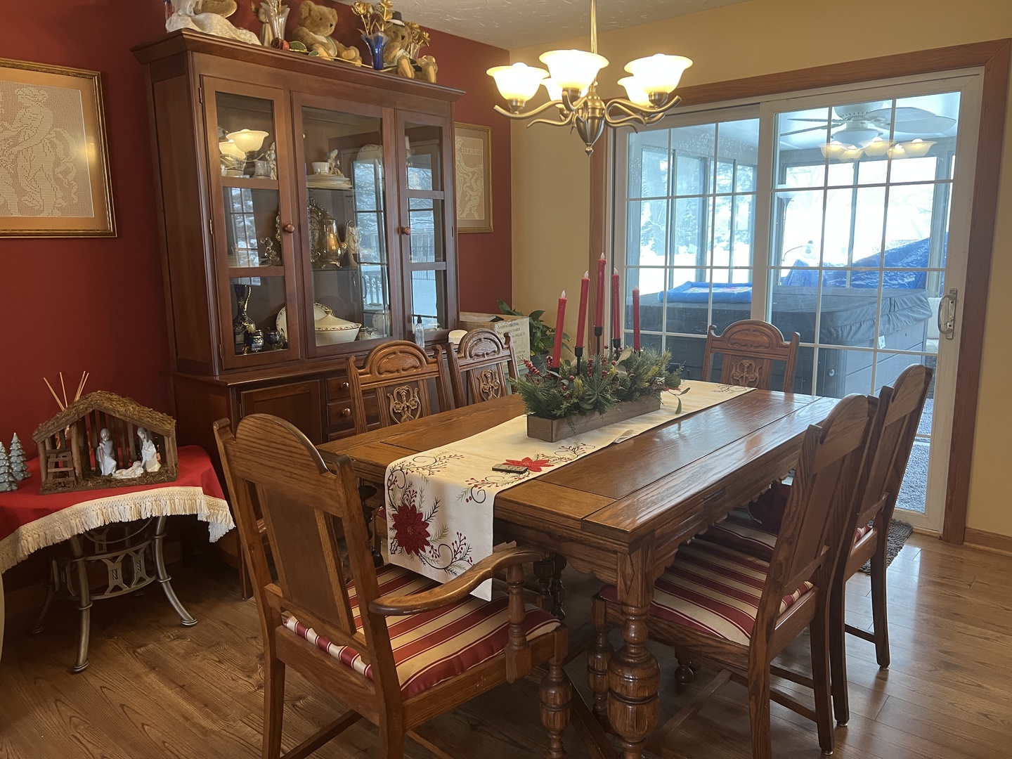 620 Willow Street Frankfort, IL 60423 - Photo 8 of 32 a view of a dining room with furniture a chandelier and wooden floor