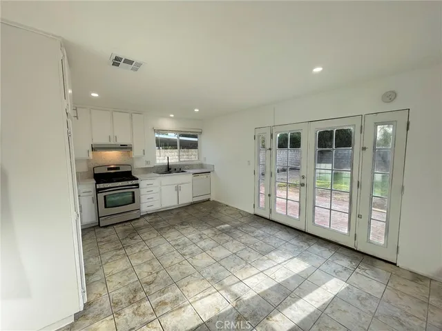 $3,595 | 6817 Glendale Avenue, Riverside, CA 92503