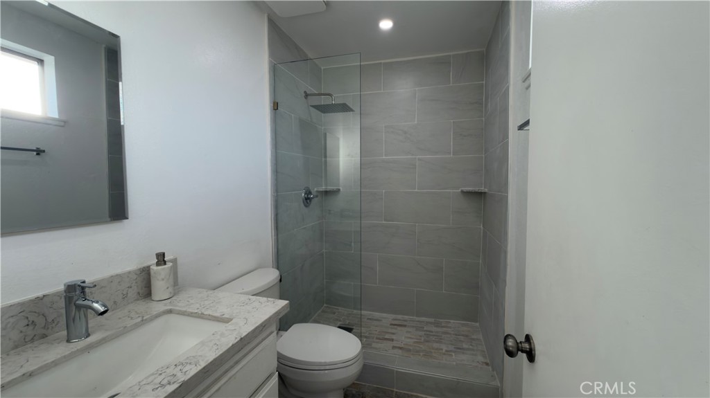 6817 Glendale Avenue Riverside, CA 92503 - Photo 7 of 12 Masterbedroom